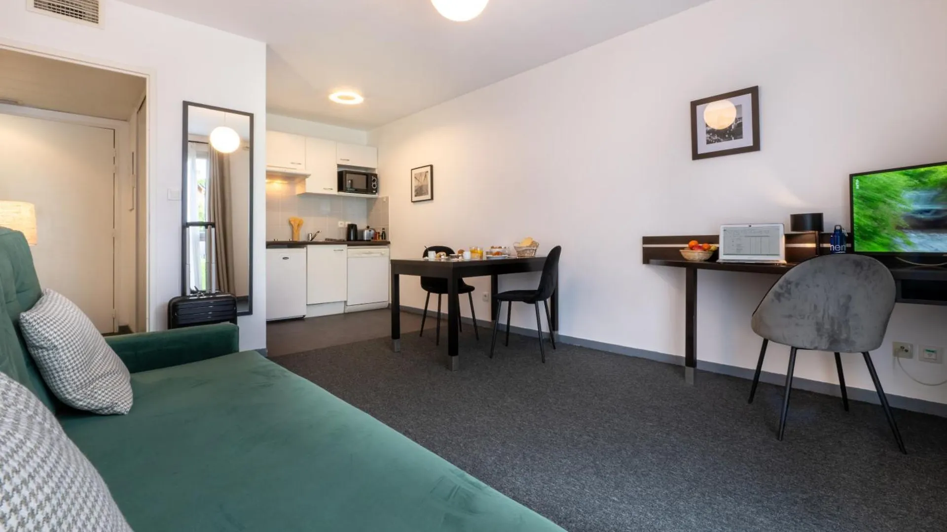 Nemea Appart Hotel Toulouse Aeroport France