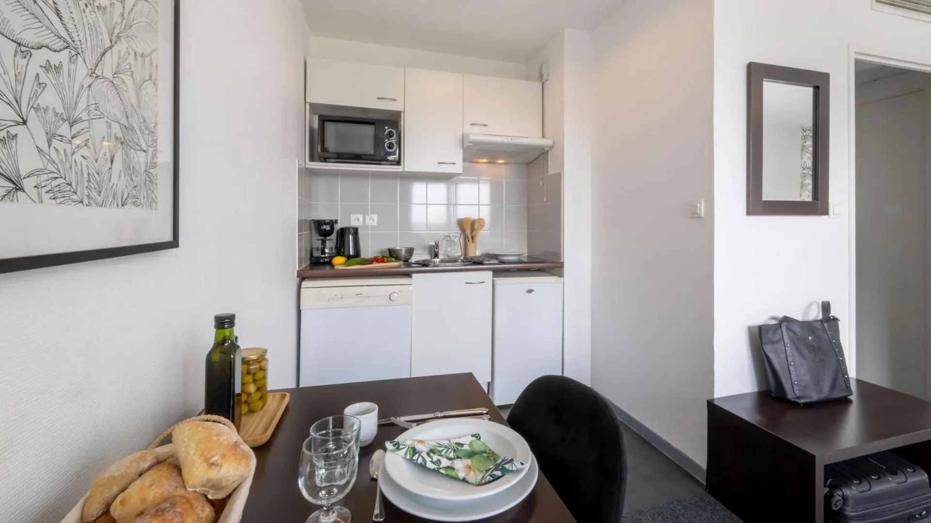 Nemea Appart Hotel Toulouse Aeroport Aparthotel
